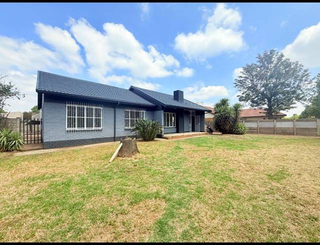 3 BEDROOM HOUSE FOR SALE IN VANDERBIJLPARK SE 6